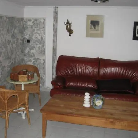 بيت ضيافة Domaine Du Besset 3*